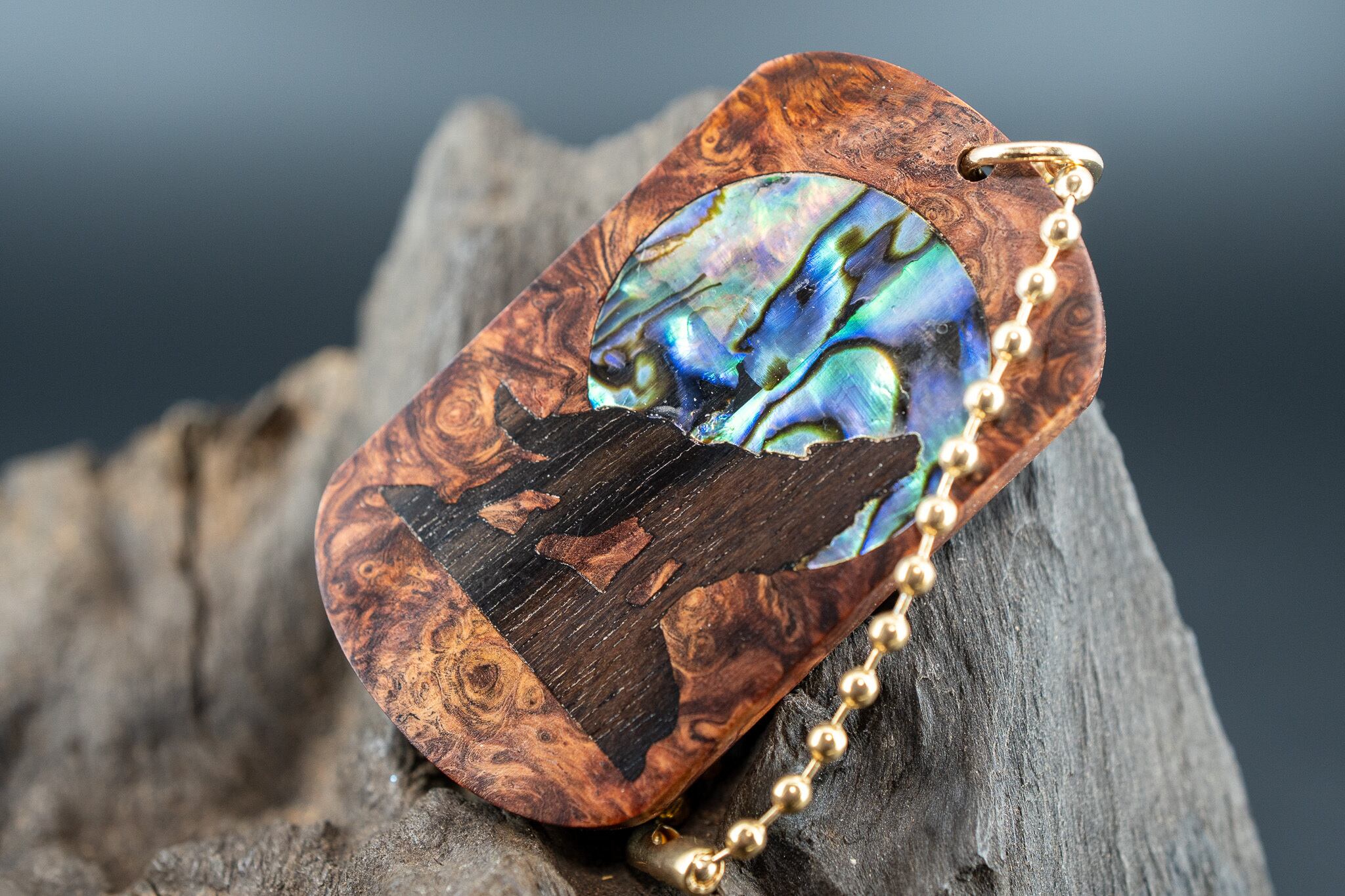 【最高峰の瘤材】ホンジュラスローズウッド 瘤杢 ドッグタグ 象嵌 月と狼