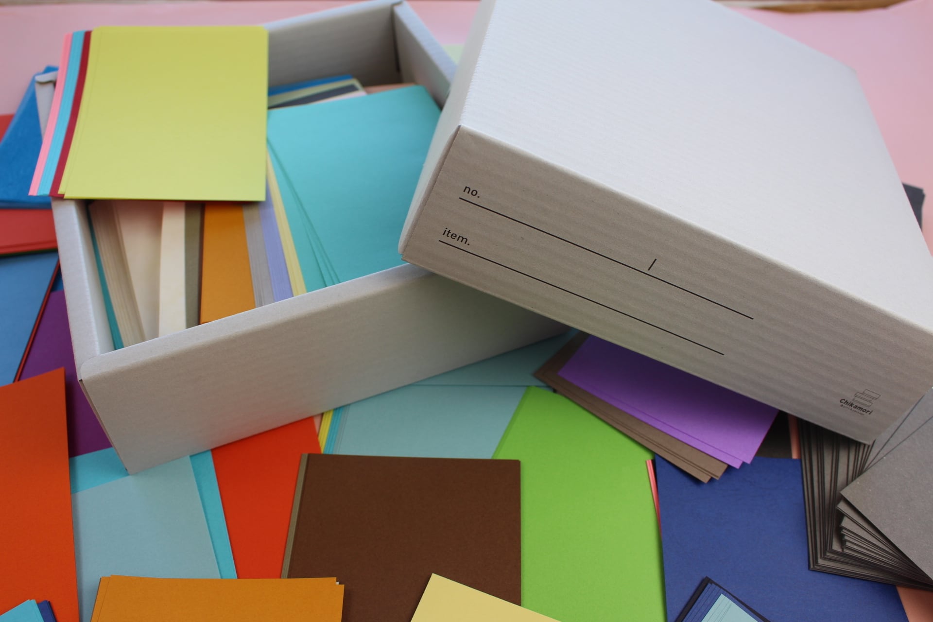 紙の詰め放題セット | ハコイロカミ 紙箱 × 文具
