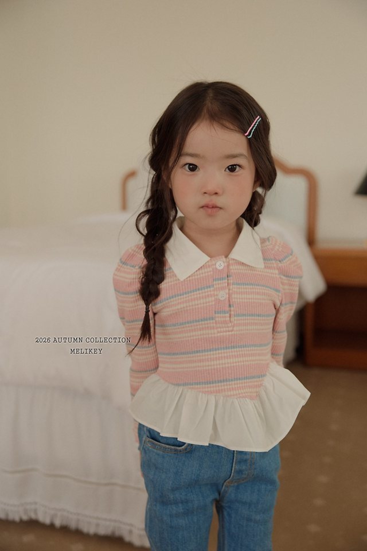 韓国子供服 / 26Autumn / 〖取寄〗Melikey / 斜めフリルカラーTシャツ / 女子服 *XS~JM*