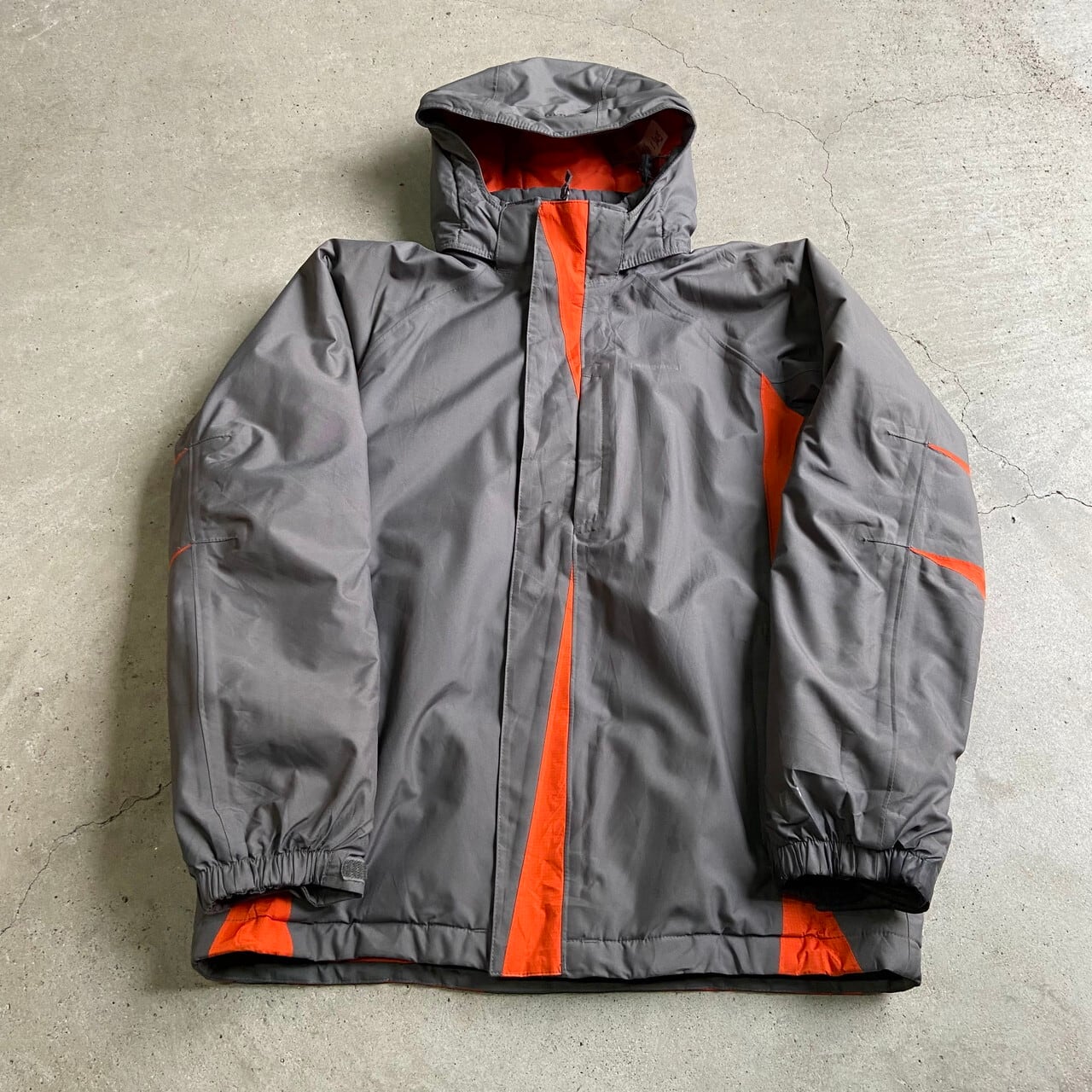パタゴニア マウンテンパーカー BOYS M パタゴニア マウンテンパーカーM グレー ジャンパー・ブルゾン