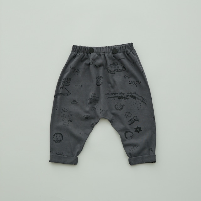 〈 eLfin Folk 〉AuRora tarina printed Baby pants / elf-232J21 / パンツ / charcoal / 80〜90