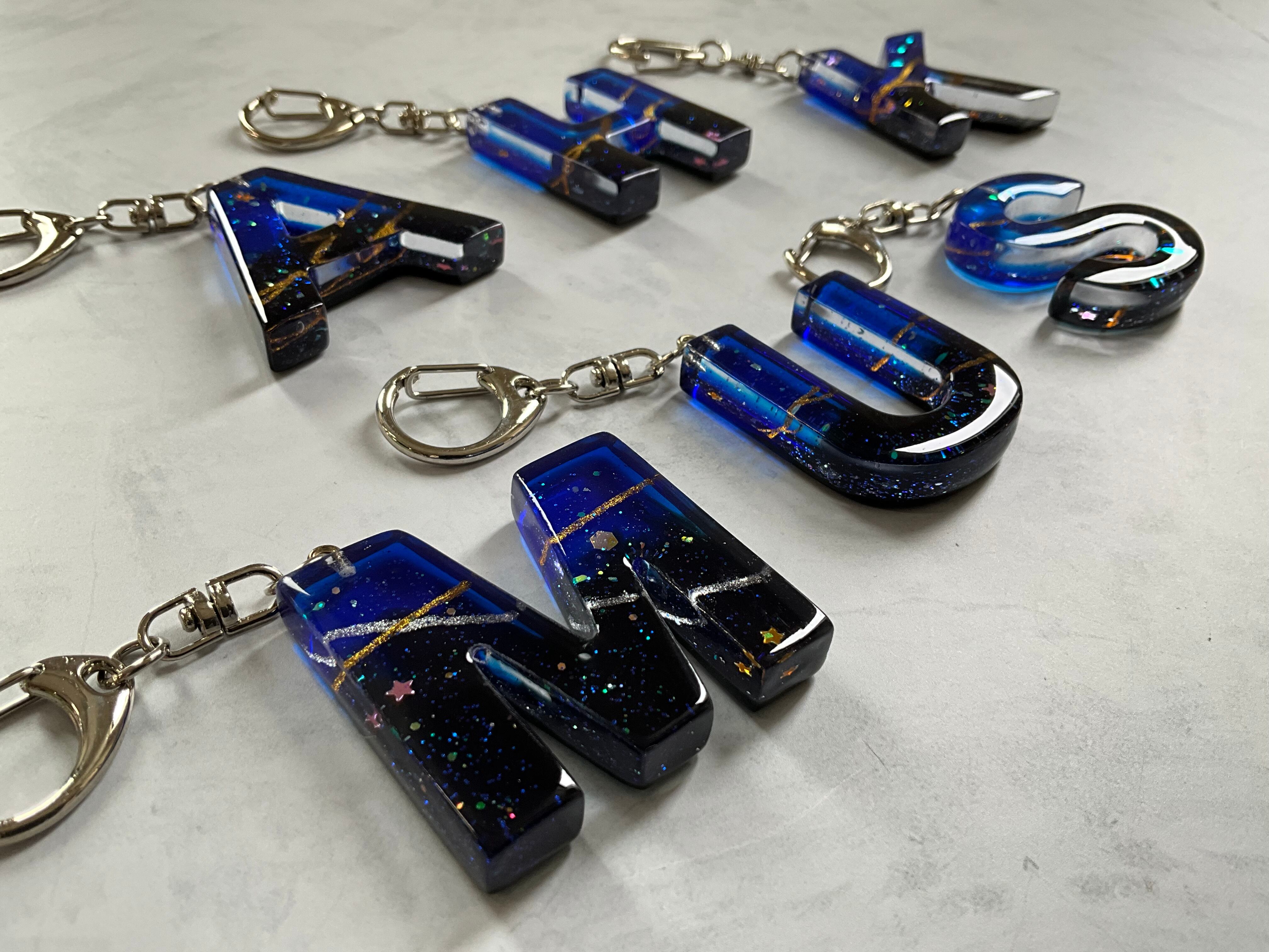 レジンキーホルダー イニシャル宇宙(全6種類) | 授産品オンライン