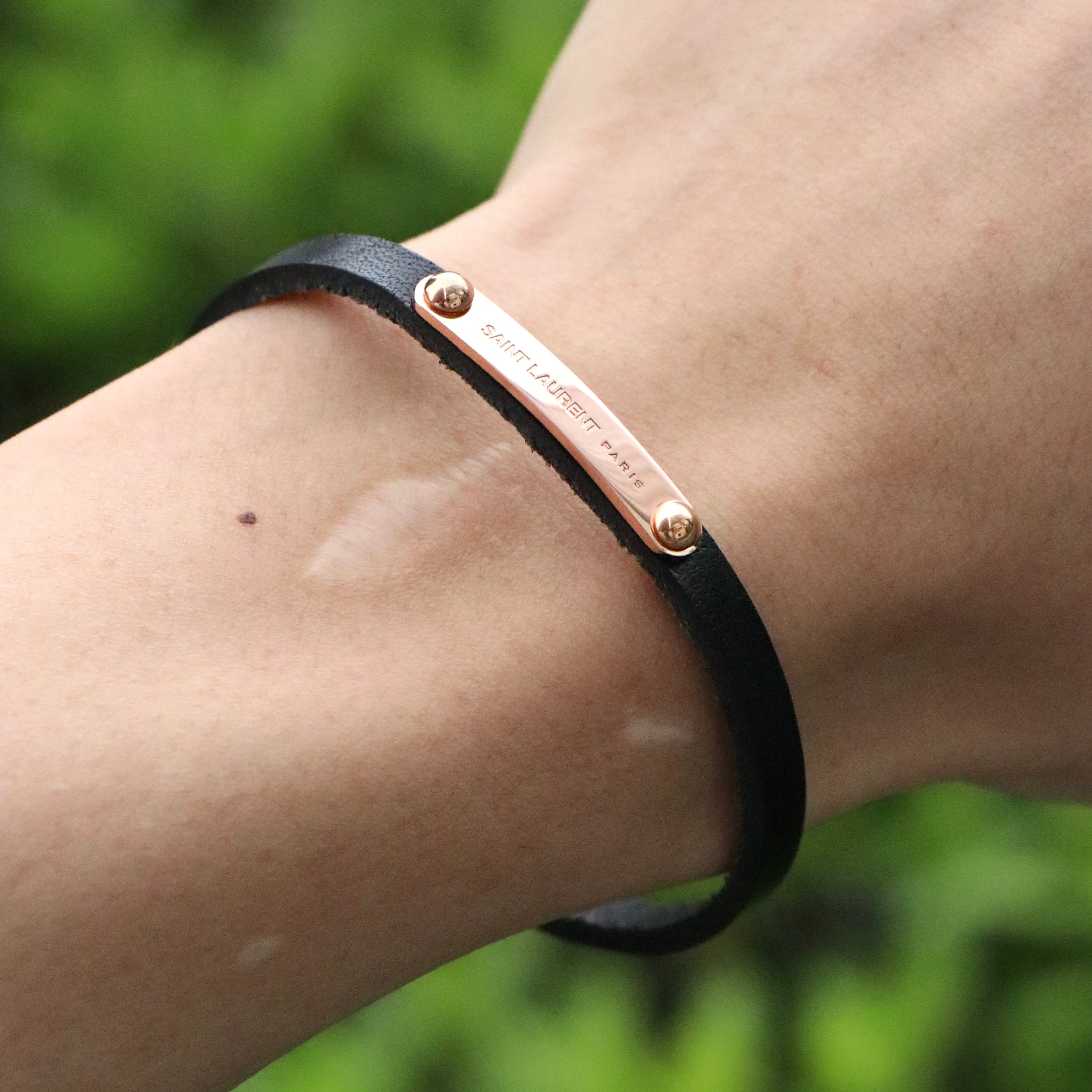 SAINT LAURENT PARIS IDプレート ブレスレット レザー GP ピンクゴールド サンローランパリ | 2122 powered by BASE SAINT LAURENT PARIS IDプレート ブレスレット レザー GP ピンクゴールド サンローランパリ | 2122 powered by BASE