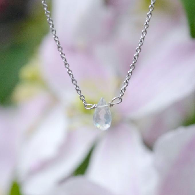【SV925】✦RainDropRainbow✦.·一粒の虹の雫レインボームーンストーンネックレス.·✦