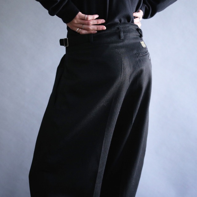 3-tuck tapered silhouette side adjuster black wide slacks