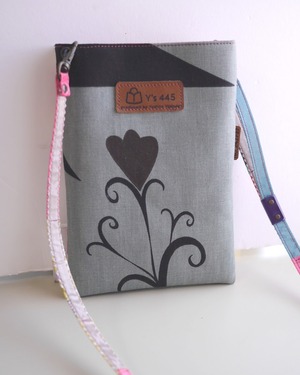 No.242727スマートMINIショルダー（スウェーデンハート）