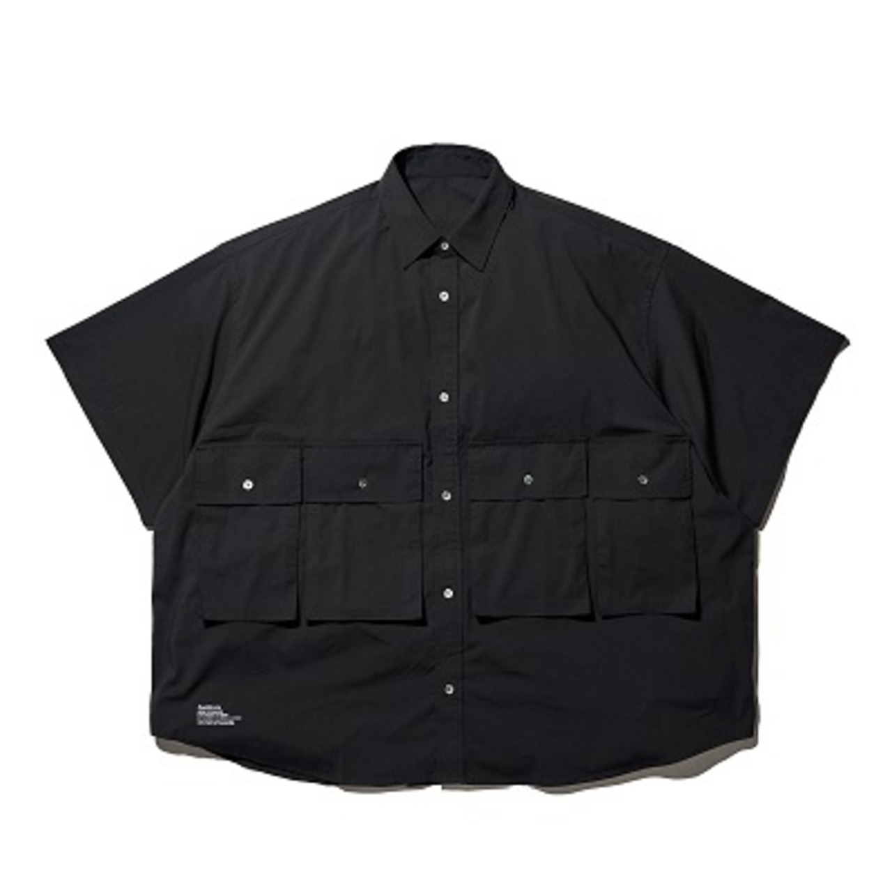 FreshService MICRO TYPEWRITER FLAP POCKET S/S SHIRT (black 