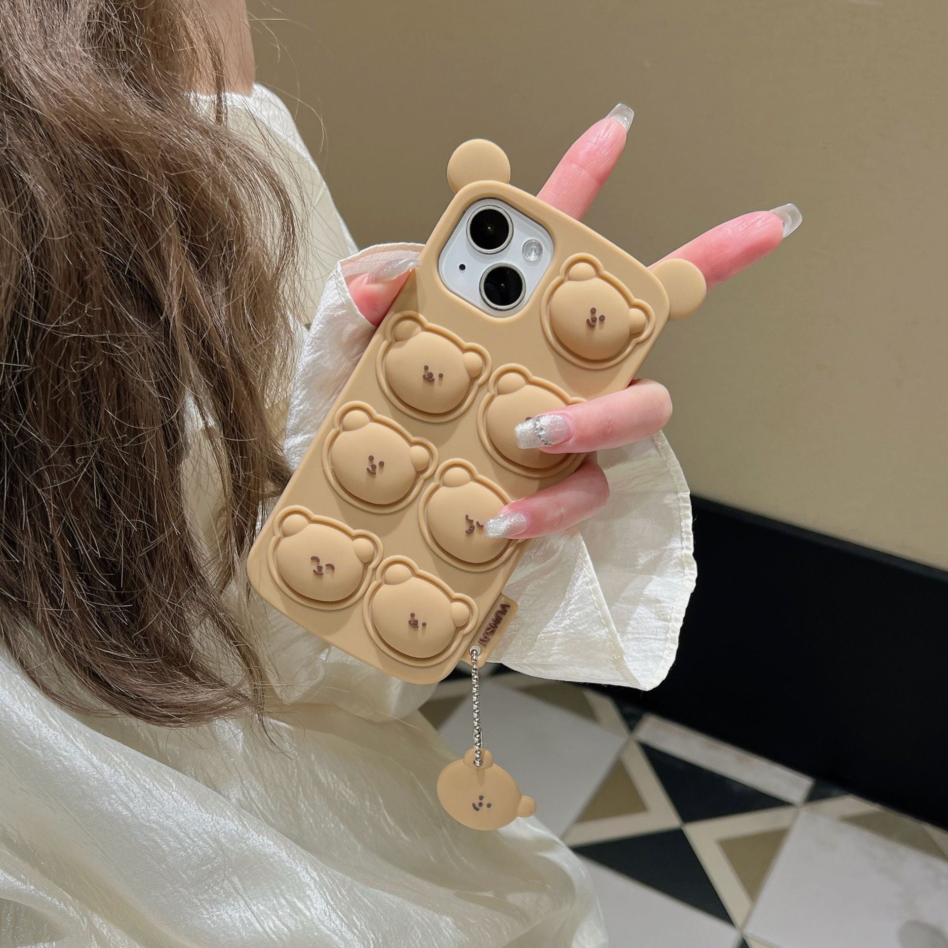 iPhone15対応】ぷにぷにクマさん◎iPhone15対応 可愛い くま ベージュ