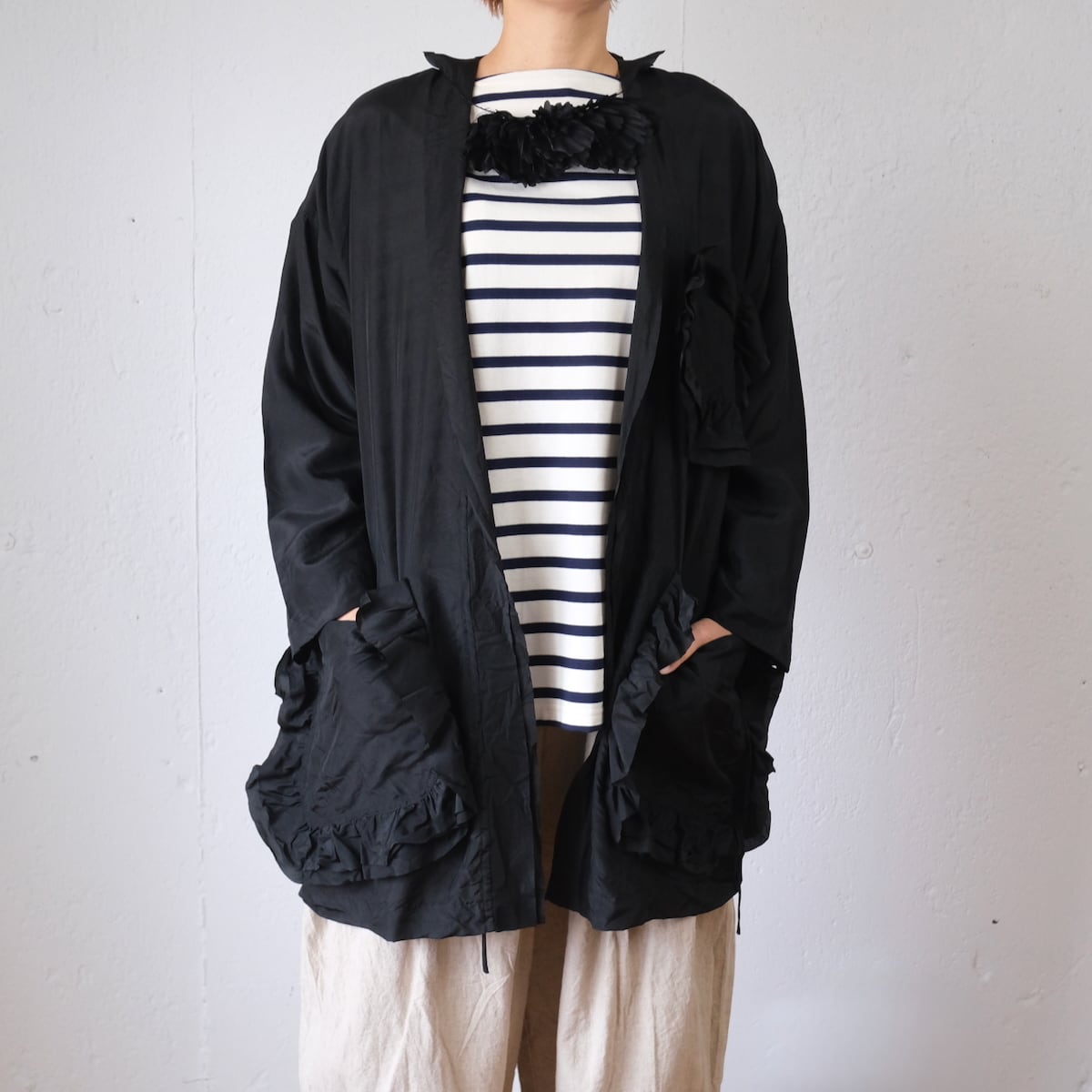 TOWAVASE(トワヴァーズ）Volant silk robeシルク ショートローブ/black