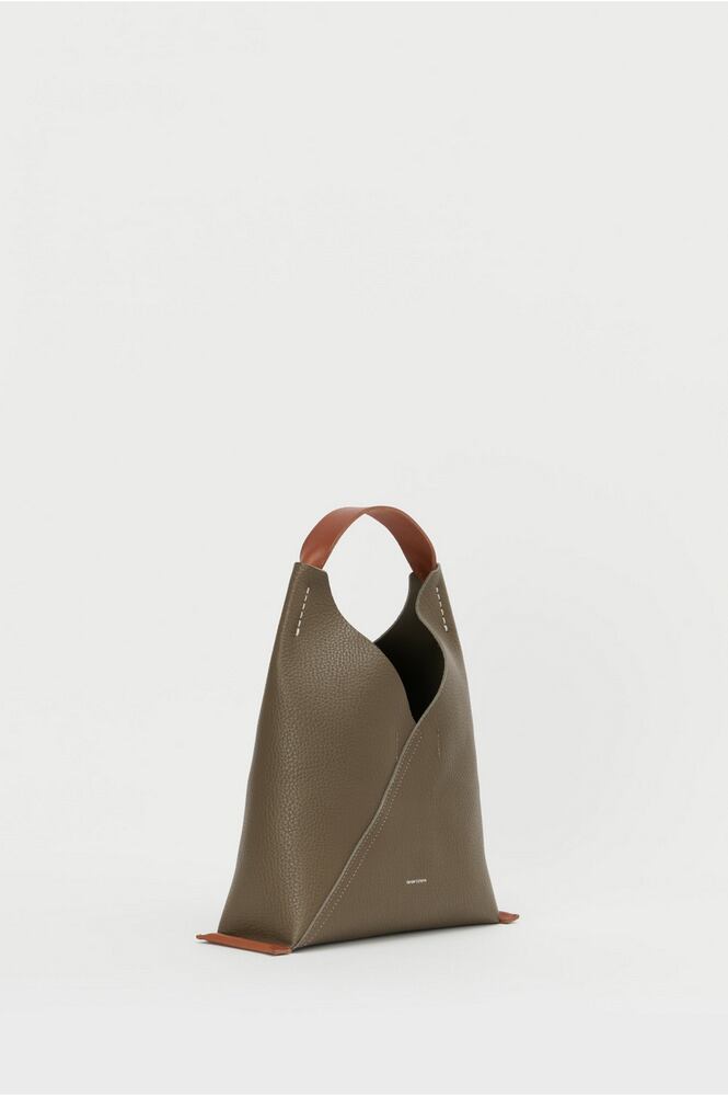 Hender Scheme” triangle bag taupe” | Lapel online store
