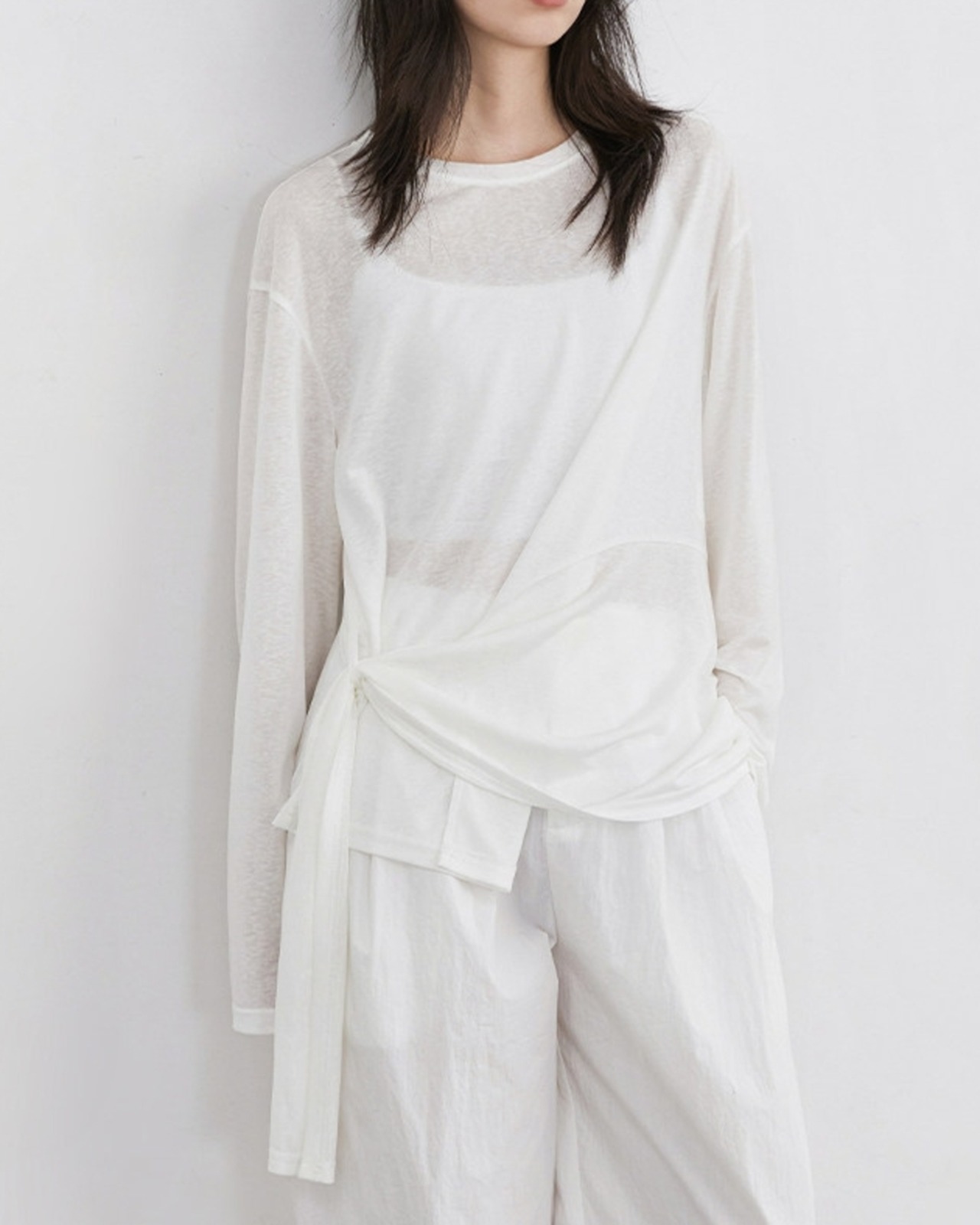 Asymmetrical t-shirt with side ribbon L0132