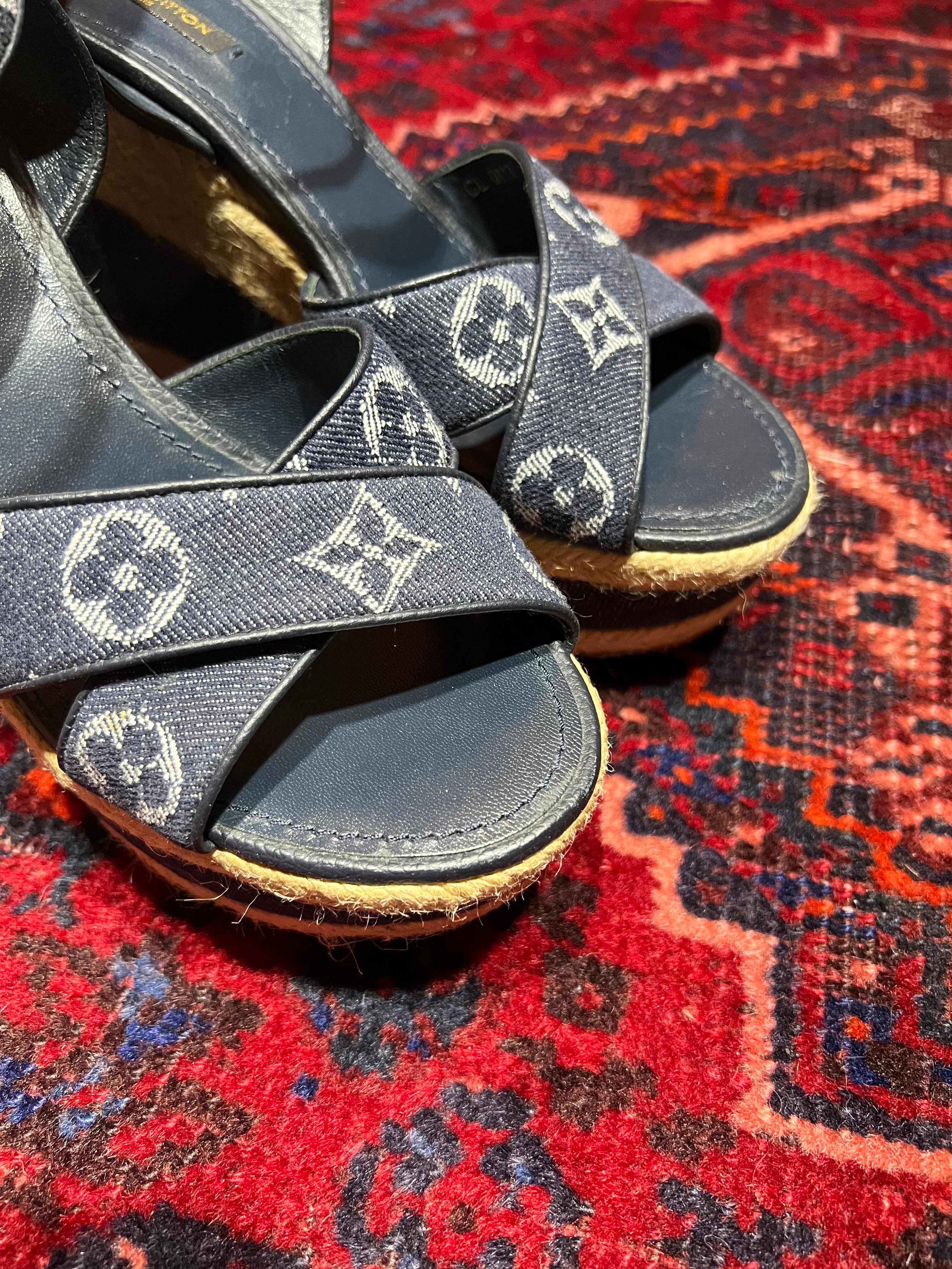 LOUIS VUITTON   ストラップサンダル