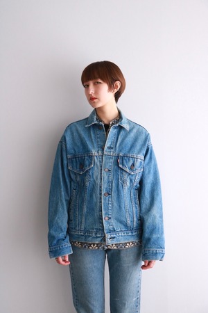 Vintage Levis loose fit denim jacket