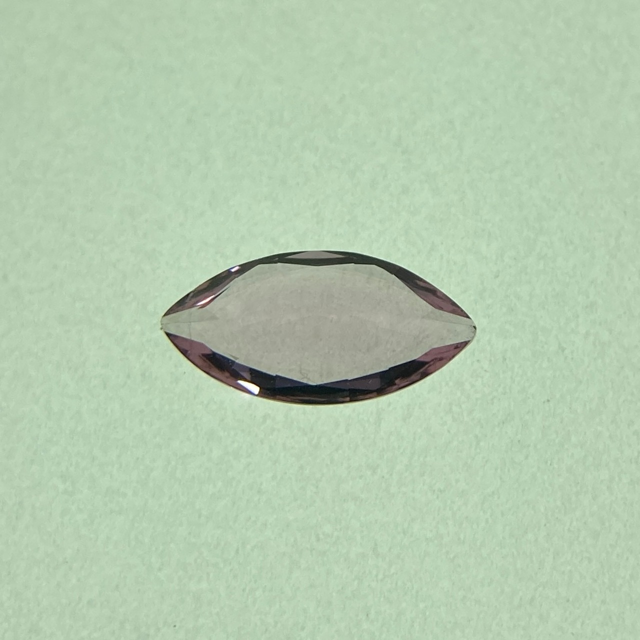 スピネル マーキスカット  約7.0*3.4*2.3mm r-0566
