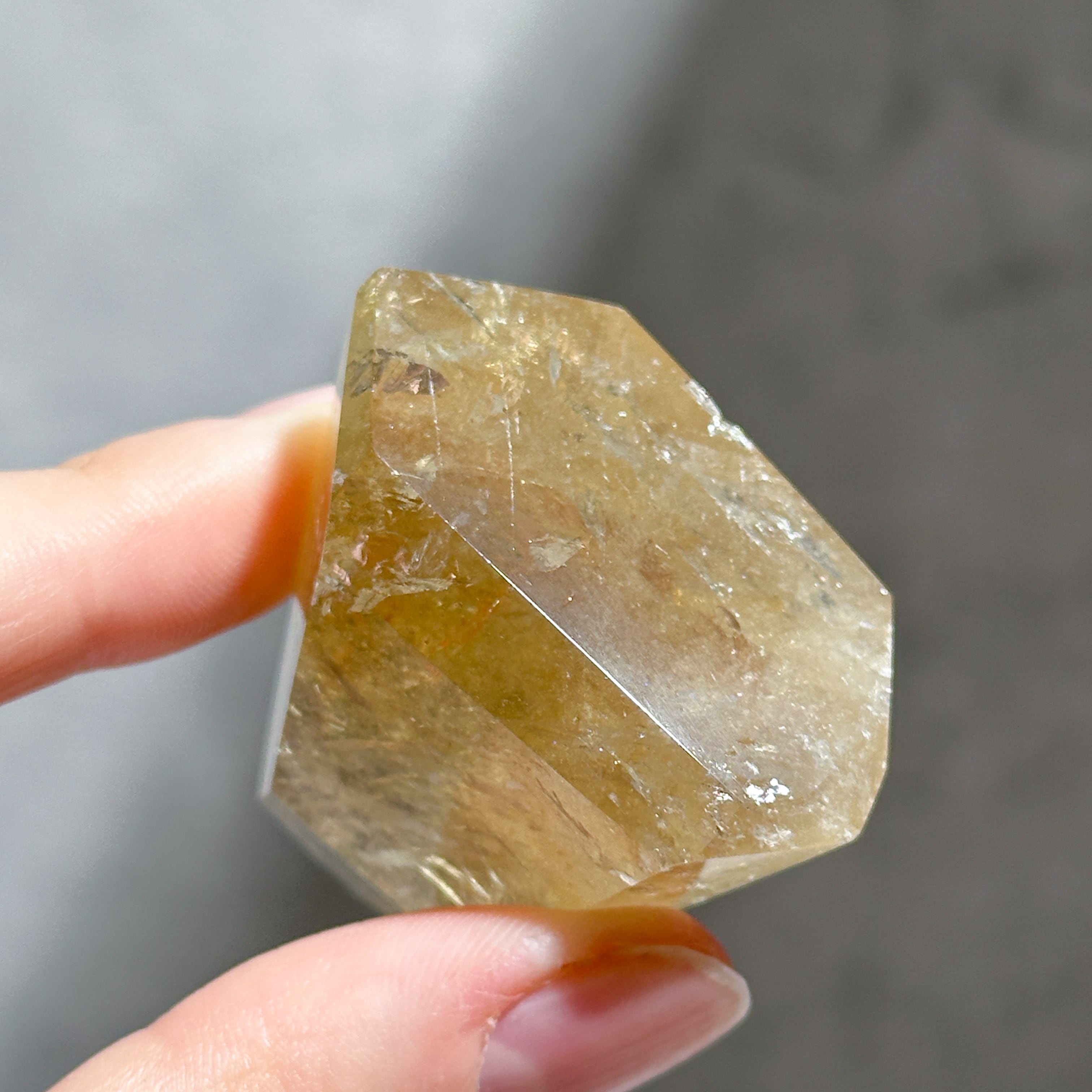 虹◎シトリン（黄水晶） フリーフォーム63◇ Citrine ◇ 天然石・鉱物