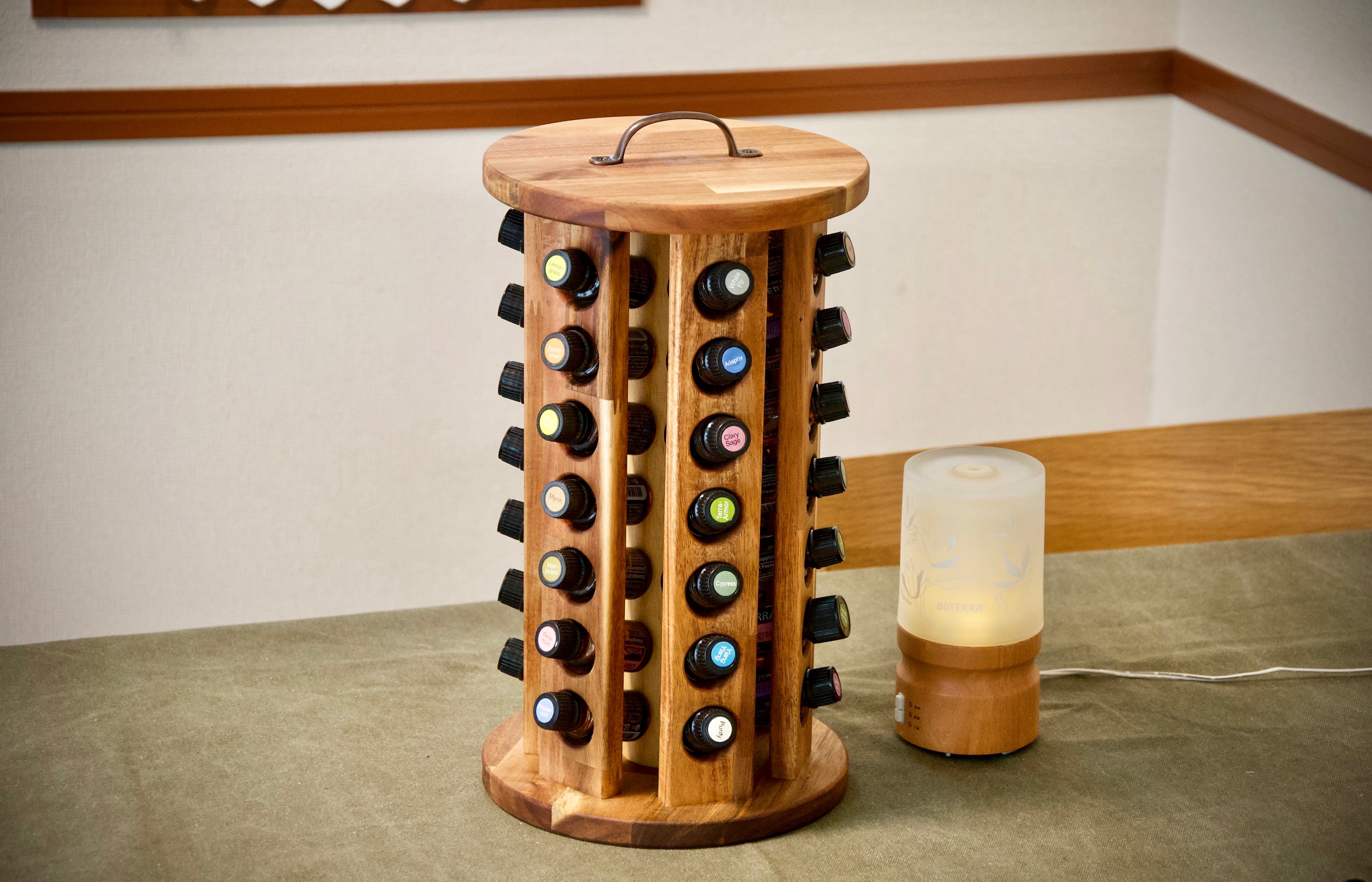 アロマディスプレイラック ブラックウォールナット エッセンシャルオイル42本用 アロマディスプレイラック ブラックウォールナット