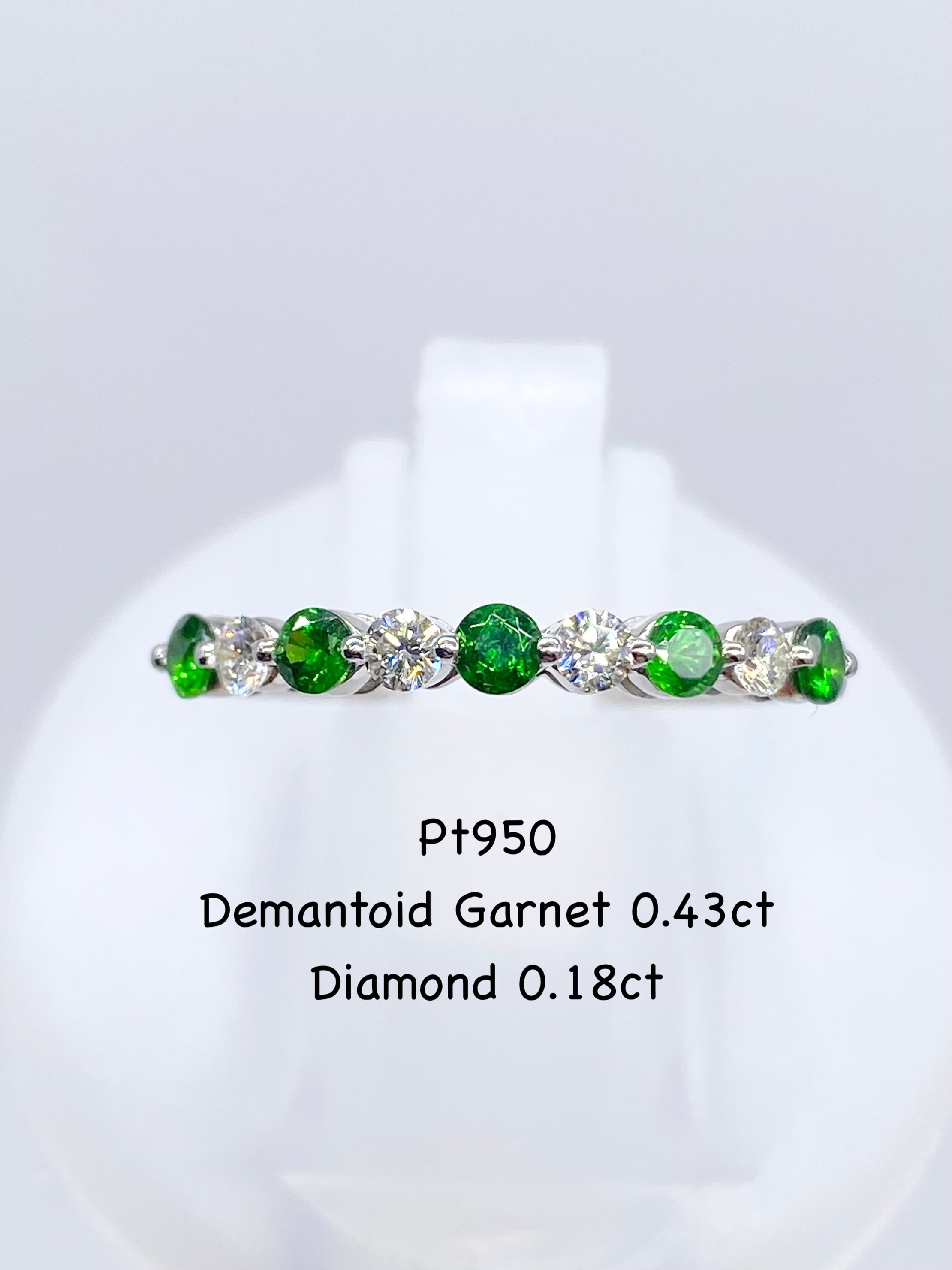 新品】デマントイドガーネット 0.348/0.358ct Pt900 ピアス 新品】デマントイドガーネット 0.348/0.358ct Pt900 ピアス