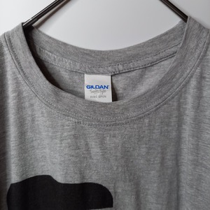 ギルダン　クルーネック　プリントTシャツ　リングスパン　ビッグロゴ　グレー　M