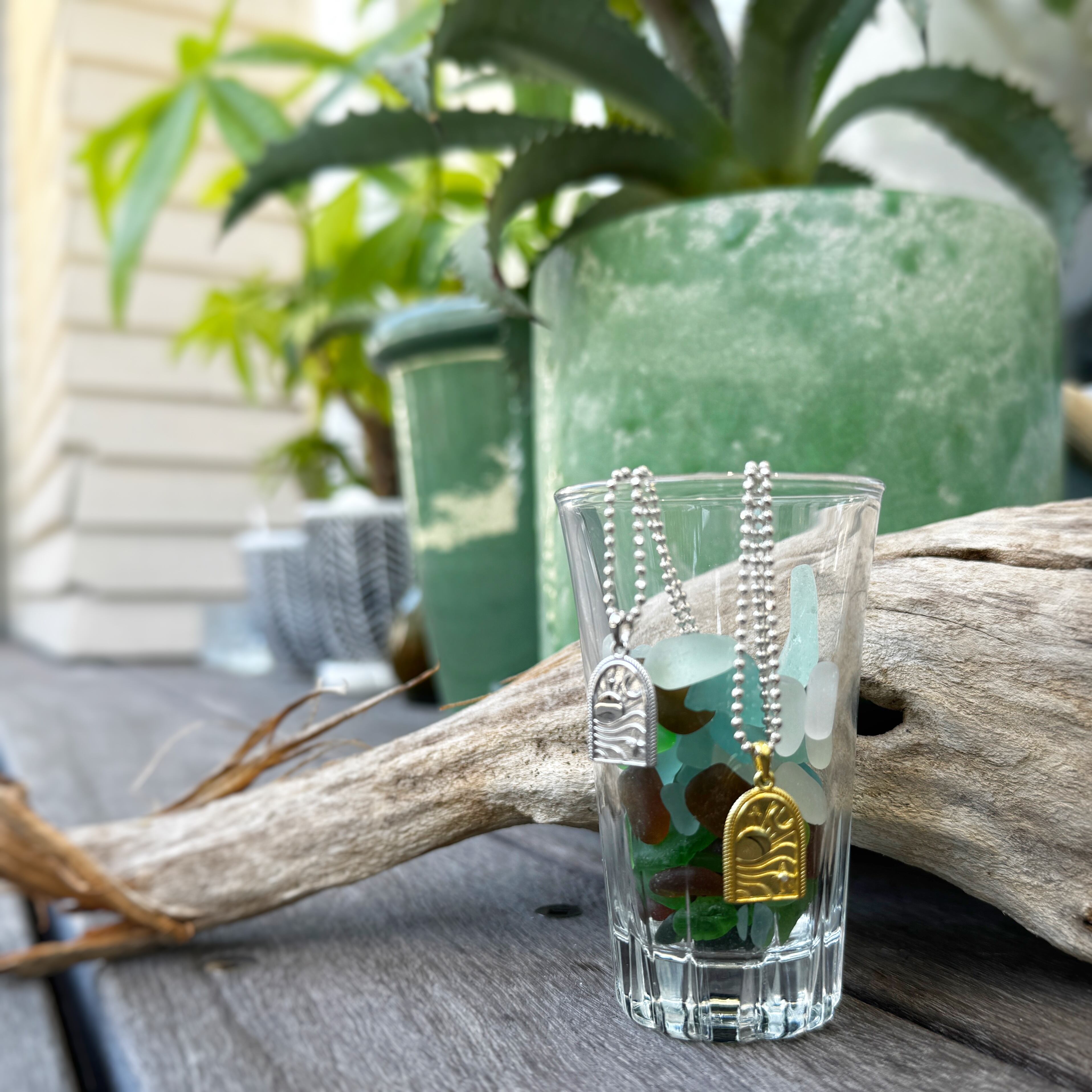 窓から見えた 海の景色 ネックレス 月星 | Marea(マレア) byリトル