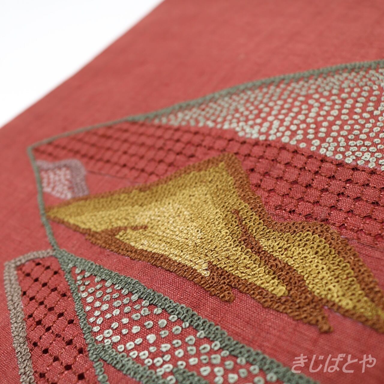 正絹紬 深蘇芳に刺繍のなごや | きじばとや 正絹紬 深蘇芳に刺繍のなごや | きじばとや