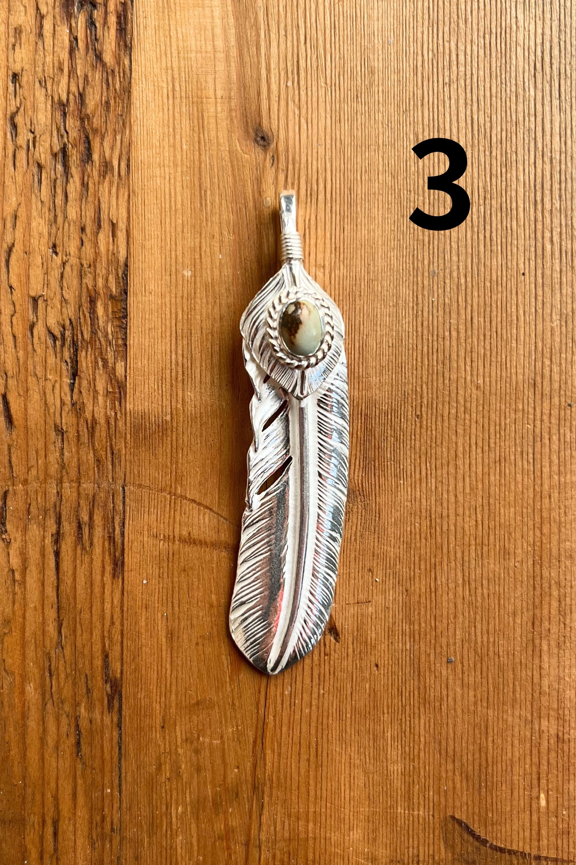 【NEWカラー入荷！】上銀銀縄天然ターコイズ付き特大フェザー（右向き）