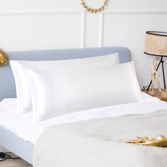 PiccoCasa 枕カバー 抱き枕ケース マイクロファイバー ロング 大きい 等身大 抱き枕カバー ピローケース シルキー加工 光沢 上品 贅沢 シルクのような風合い 無地 ファスナー式 2枚 ホワイト 50x140cm