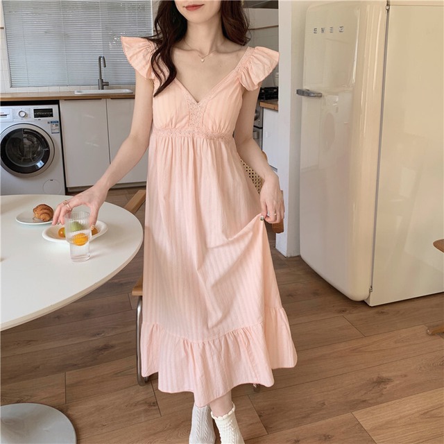 ルームウェア レディース ワンピース パジャマ 部屋着 寝間着 お家コーデ ロング丈 半袖 ノースリーブ Vネック レース フリル ティアード Aライン かわいい 大人可愛い 大人 こなれ感 ラフ フェミニン お洒落 ラブリー キュート ガーリー ルーズ リラックス ナチュラル ラグジュアリー ロマンチック 抜け感 華やか 送料無料 存在感 無地 お泊まり 休日 旅行 フリーサイズ ゆったり ゆる ピンク 春 夏 10代 20代 30代 韓国 韓国系 体型カバー 楽ちん ギフト プレゼント お揃い モテ