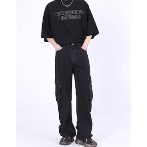 Clean Fit Cargo Jeans