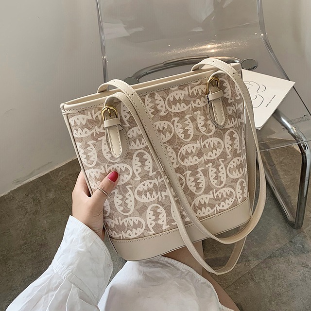 シンプルで人気のビッグバッグレディース2020新しい流行のファッション大容量ショルダーバッグネットセレブワイルドテクスチャートートバッグ 手作りハンドバック4836831031