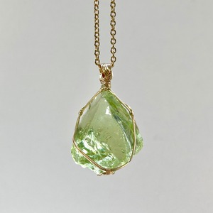 アンダラクリスタル（ライトグリーン）女神巻きペンダントトップ　Andara crystal pendant