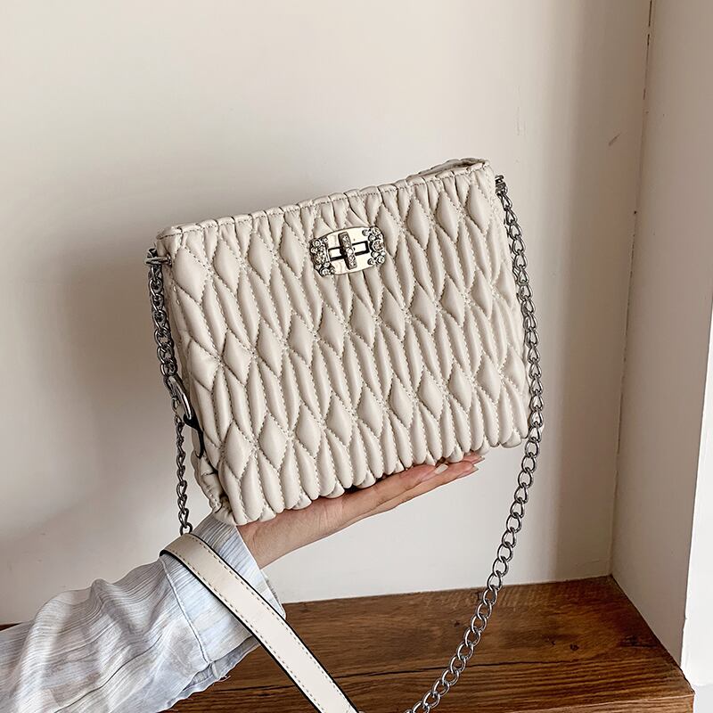 野生のバケットバッグのウエスタンスタイルのレディーススモールバッグ2020新しいトレンディなサマーネットレッドチェーンショルダーメッセンジャーバッグバージョン Tiancai_Wing_Bag9333414