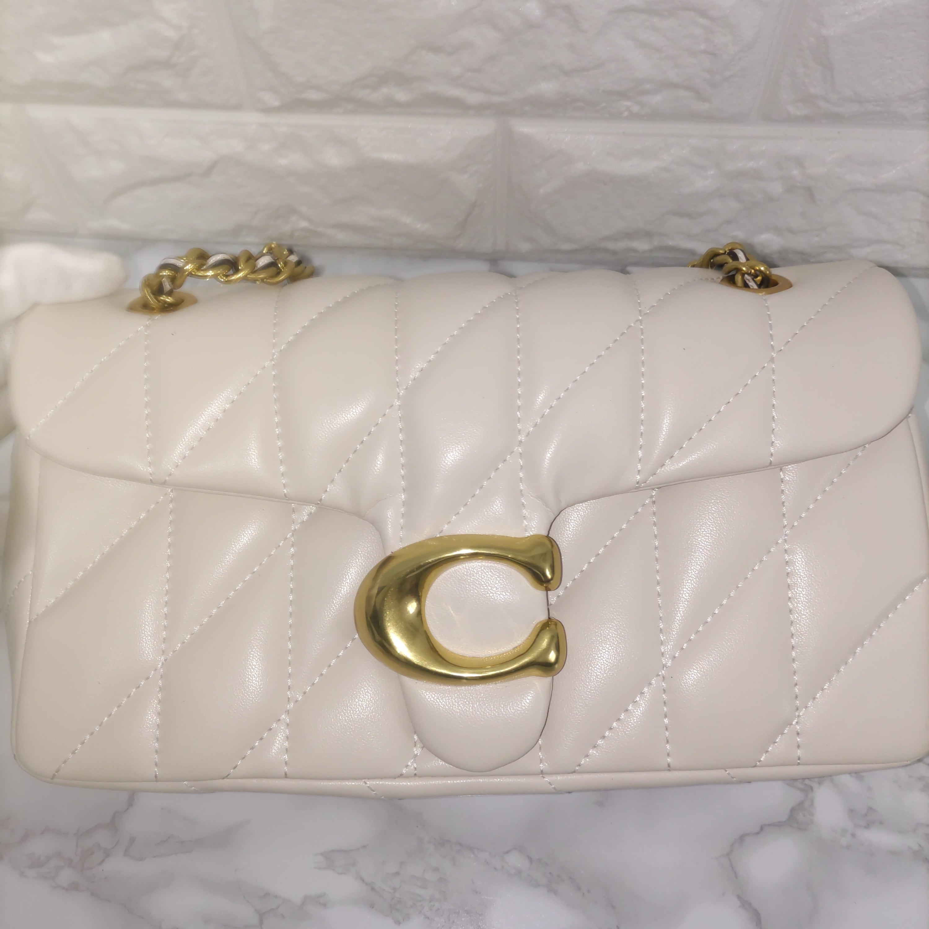 COACH コーチ タビー ショルダー バッグ 26 キルティング ホワイト  