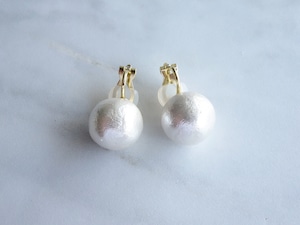 cotton pearl earring