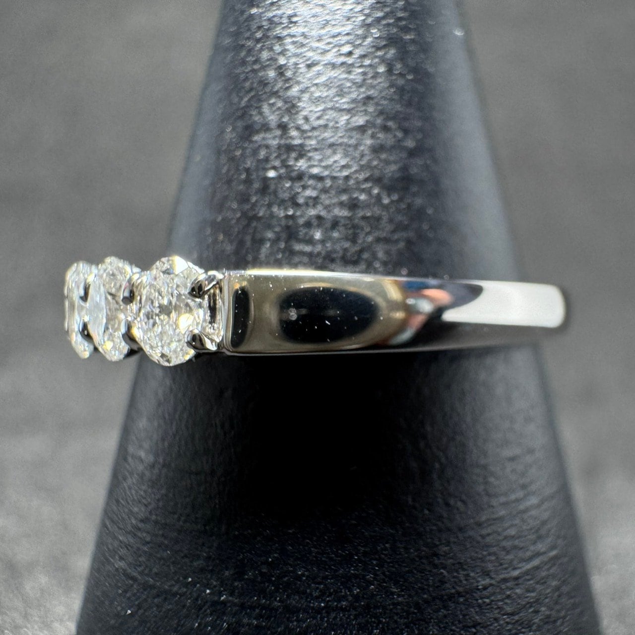 Pt950 0.70ct オーバルカット ダイヤモンド エタニティリング | カオキ