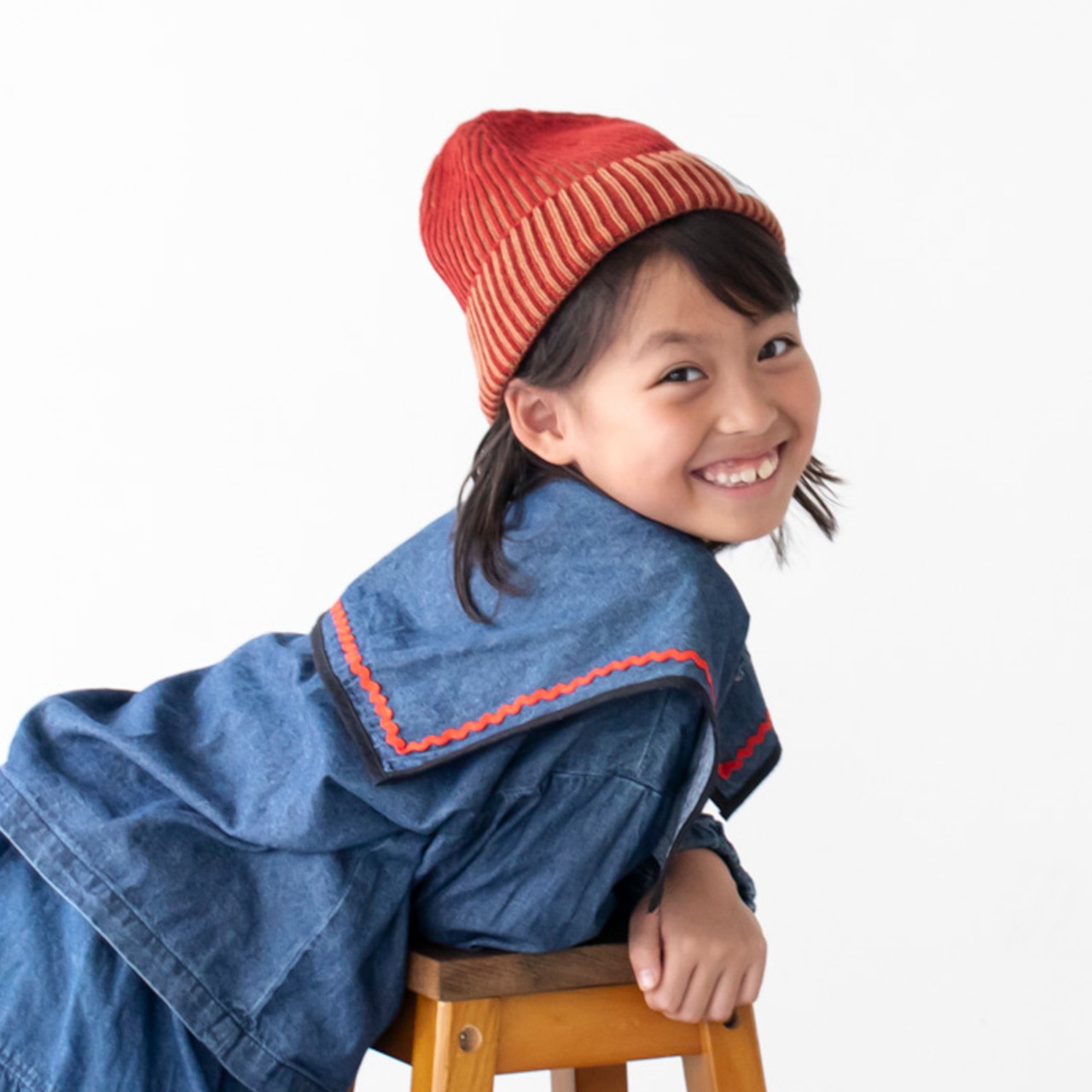 ニットキャップ【ストライプレッド】52cm ブランド 子供 帽子 男の子 女の子 男女兼用 日本製 冬 キャップ ハット ビーニー キッズ ギフト