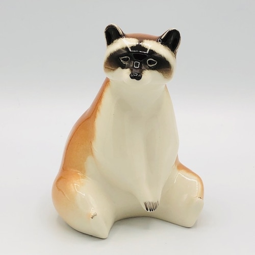 新品　Imperial Porcelain　レッサーパンダ　（RACCOON SITTING) 　