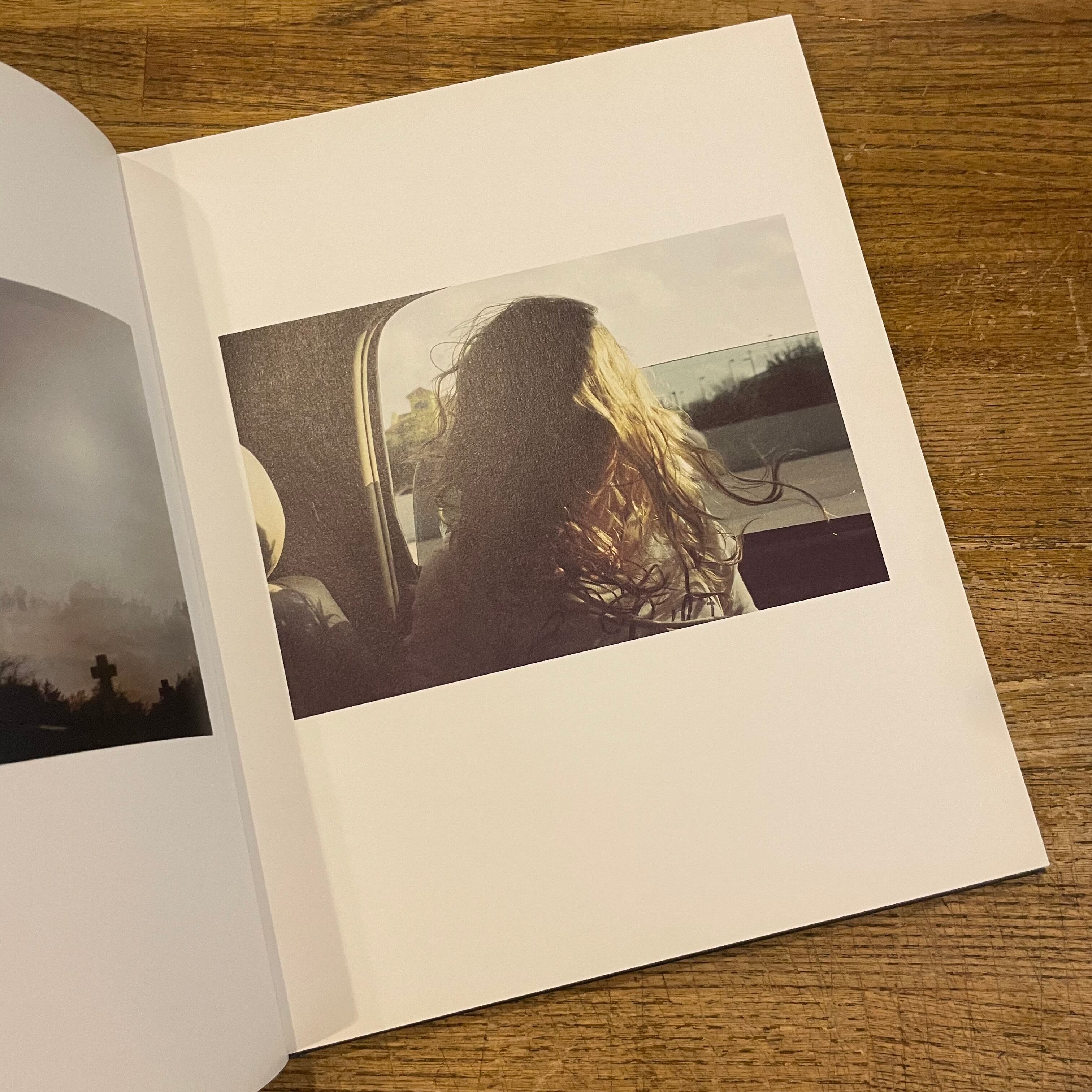 Between us and the sea / Tamara Lichtenstein | 百年