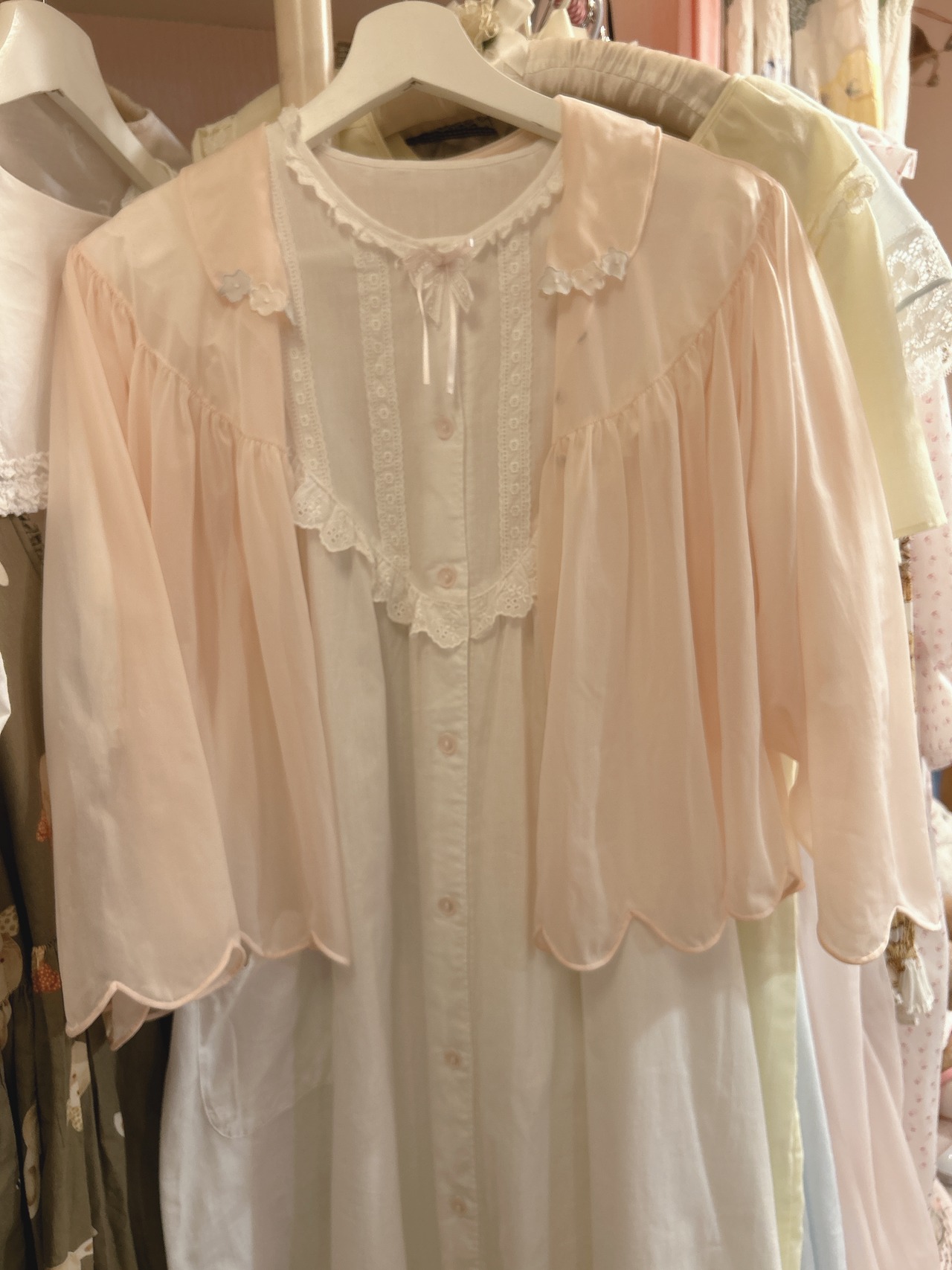 White lace dressの画像09