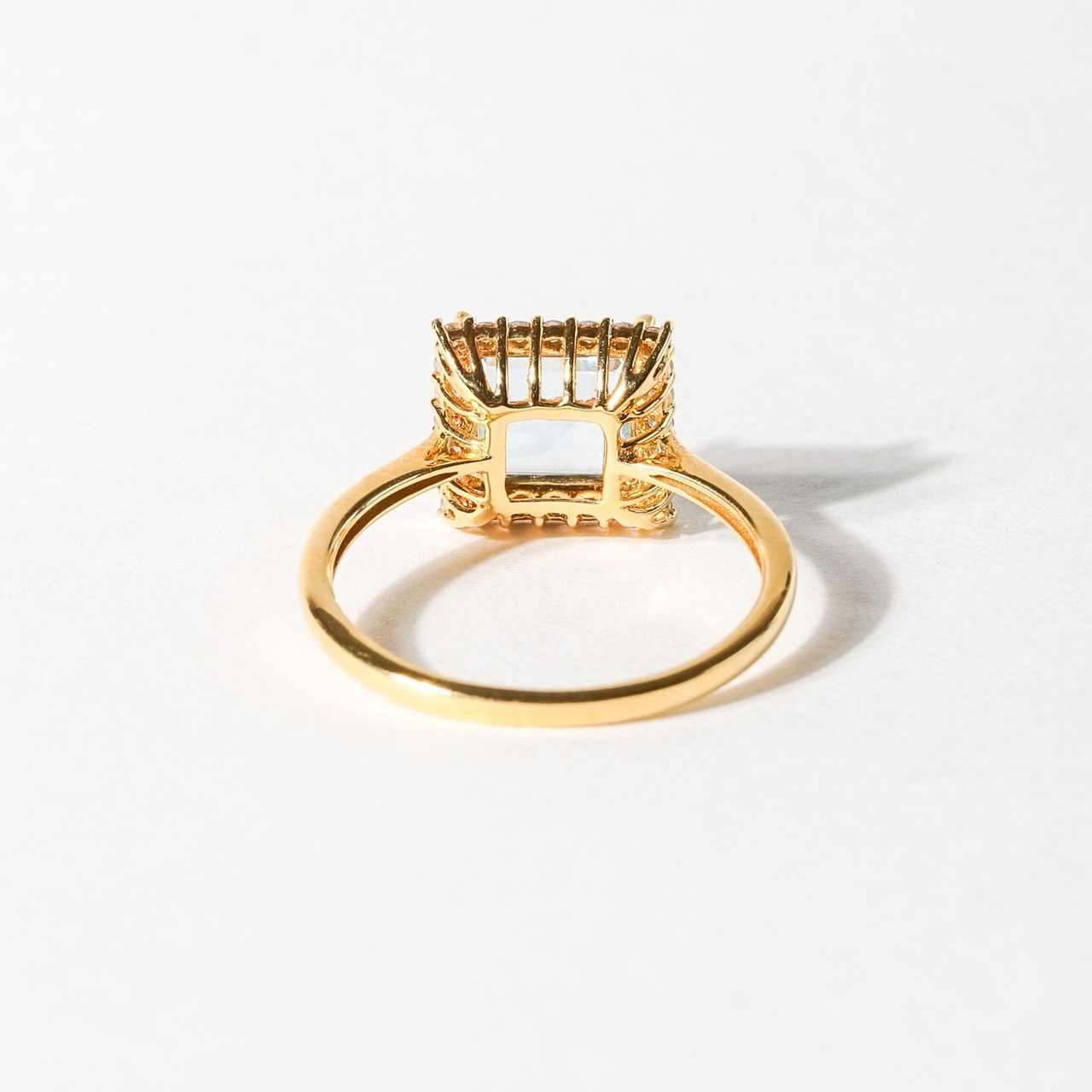 【K18 / 11号】アクアマリン x ダイヤモンド リング