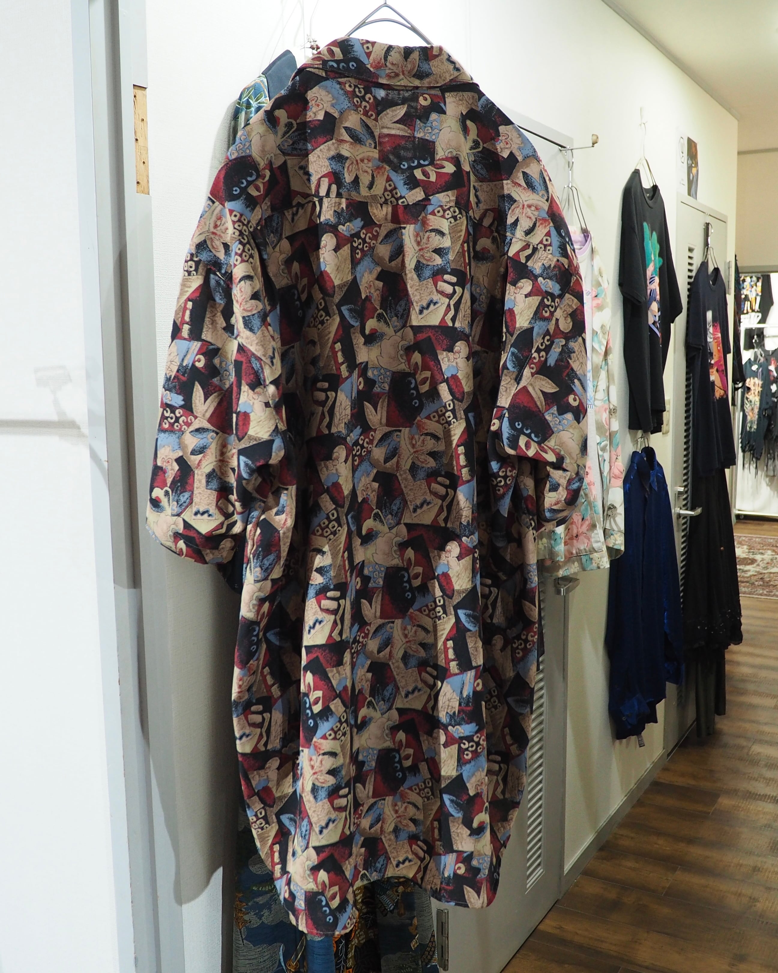 1990s Beautiful Dark Tone All Over pattern vintage loose SS shirt