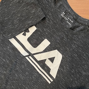 【UNDER ARMOUR】ロゴ プリントTシャツ XL ビッグサイズ アンダーアーマー US古着 アメリカ古着