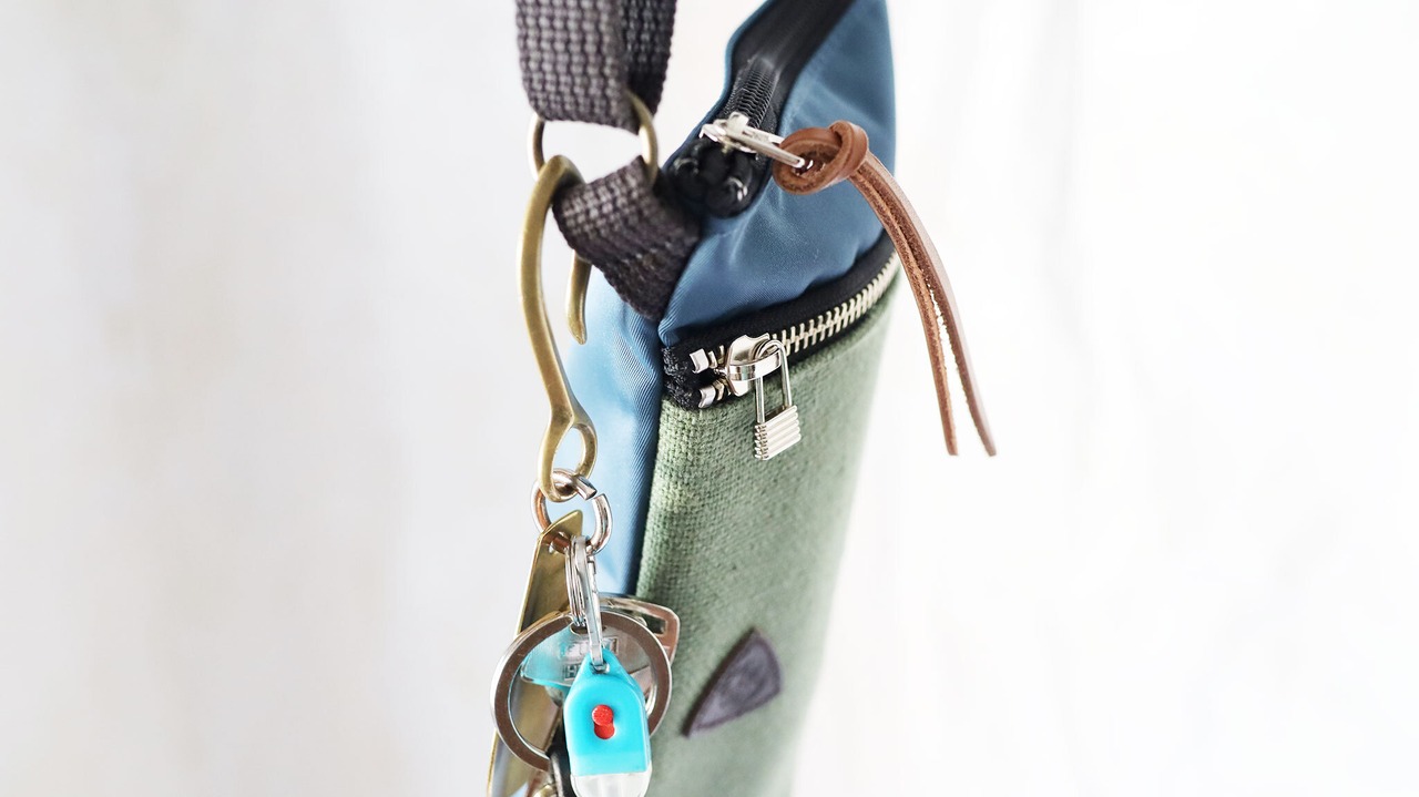 サコッシュ / Hemp cotton pocket sacoche /オリーブ & サックス ブルー