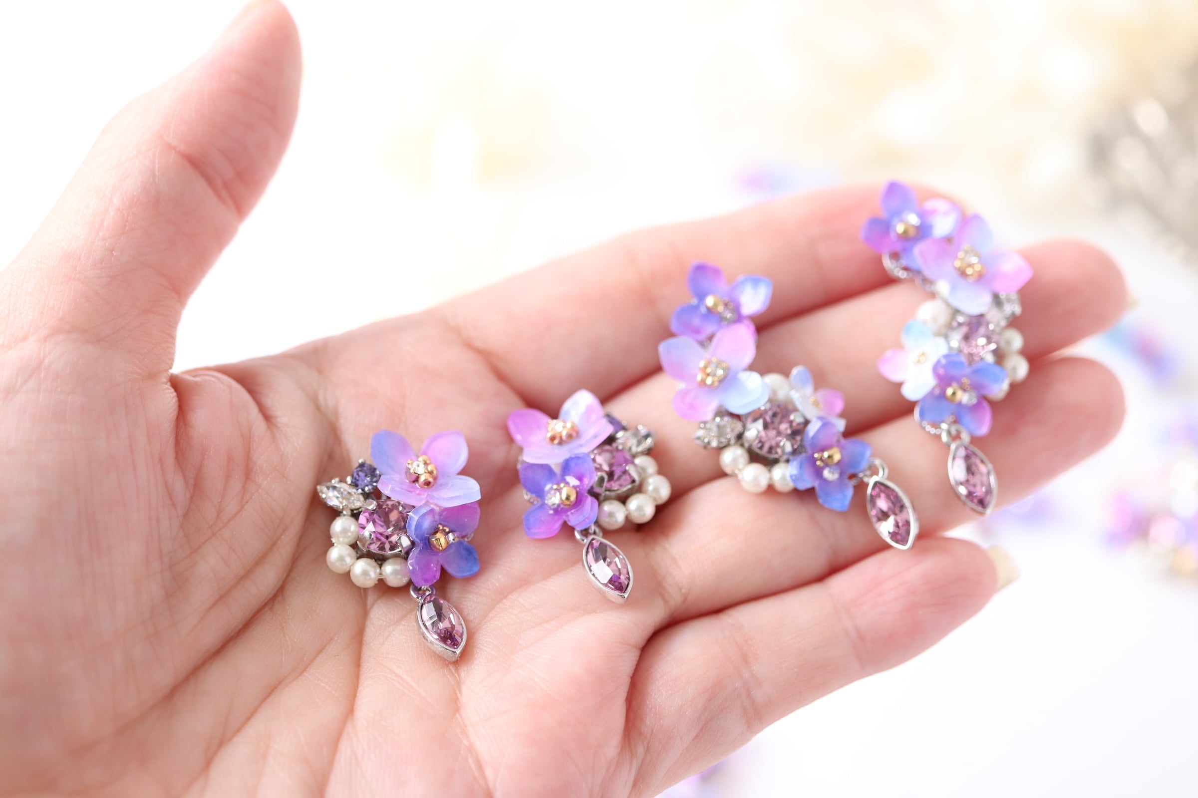 紫陽花とスワロフスキー bijouのピアス／イヤリング | 大人可愛い 