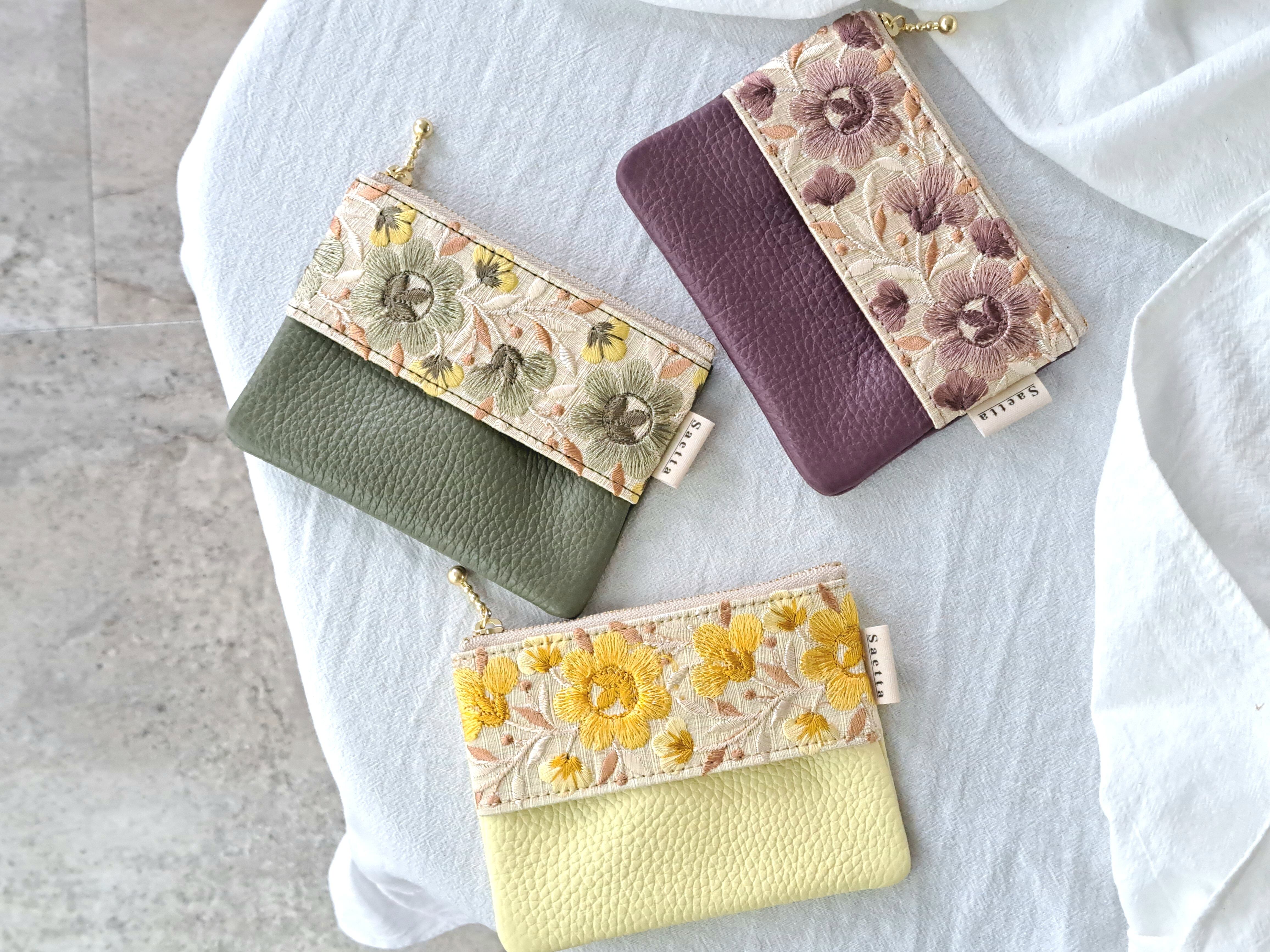 訳あり、花柄刺繍、ポケットティッシュケース、ハンドメイド クロスステッチのポケットティッシュケース～花・水色～ | iichi 日々 その他