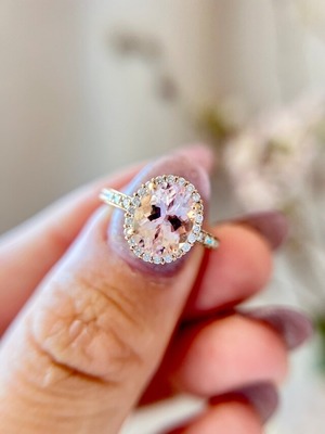 4月モルガナイトリング（中たまご型）