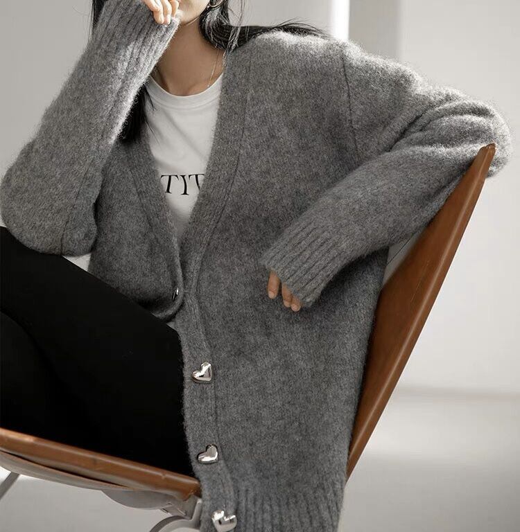GRAYハートボタンカーディガン