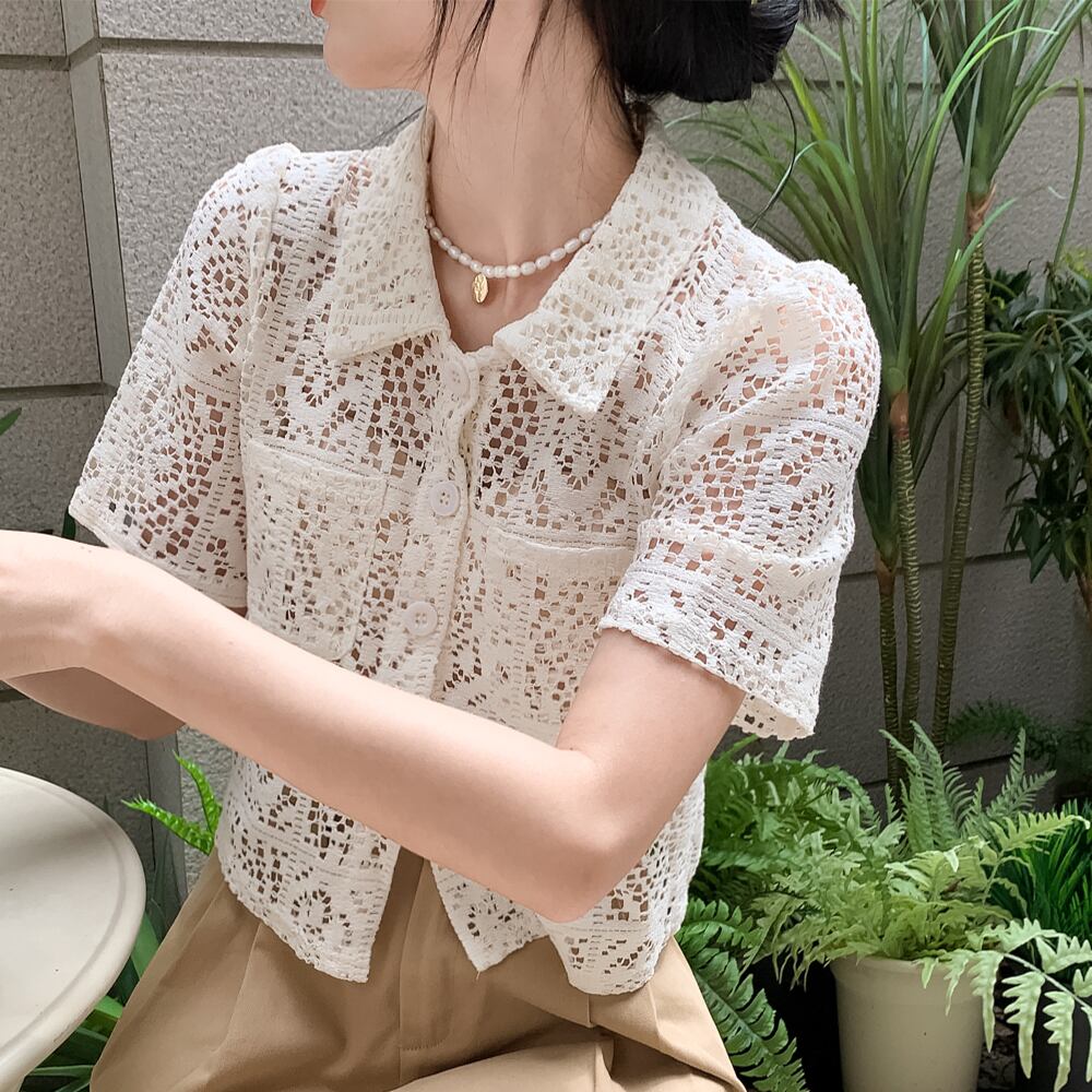 トップス レディース シャツ ブラウス 半袖 襟付き レース ショート丈 かわいい 大人可愛い きれいめ 上品 エレガント 清楚 フェミニン おしゃれ お洒落 おとな ナチュラル こなれ感 ラブリー キュート ガーリー ロマンチック 抜け感 華やか 爽やか 主役級 存在感 OL 通勤 学生 通学 デート お出かけ 女子会 美術館巡り お買い物 S M L XL ベージュ 春 夏 10代 20代 30代 韓国 韓国系 着回し 普段使い モテ インスタ 送料無料
