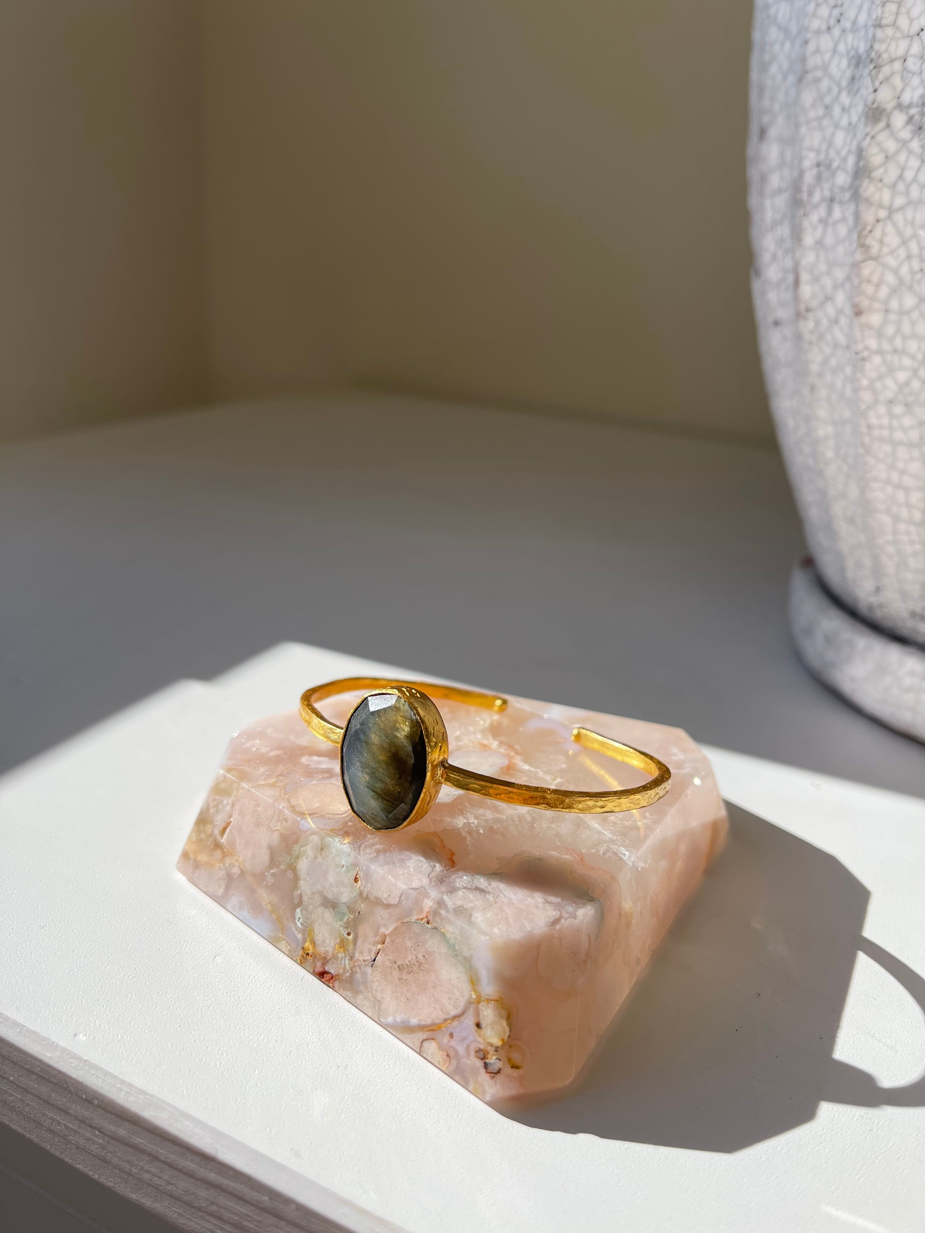 Labradorite bangle/ラブラドライトバングル