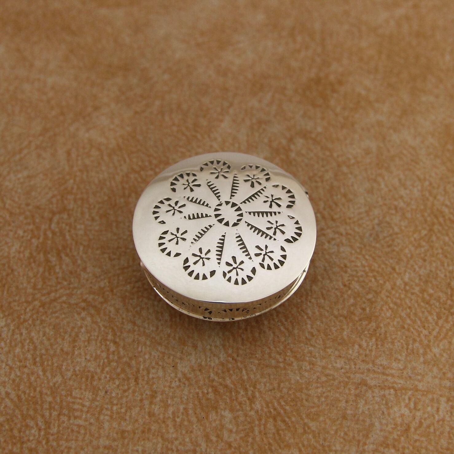 シルバー インディアンジュエリー　ナバホ族 ナバホ族 シルバー製ボックス #18 インディアンジュエリー Navajo