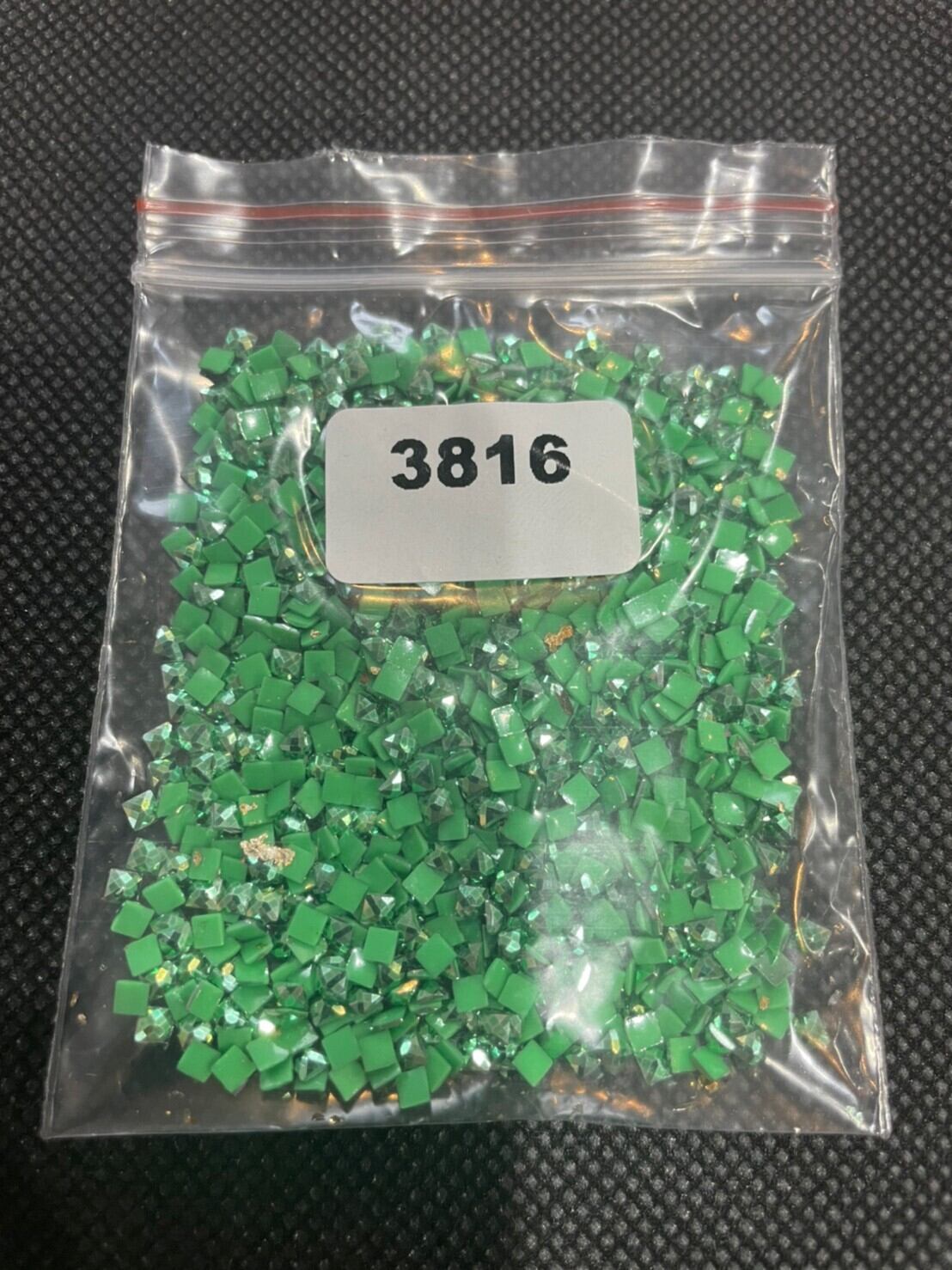 【3816番】メタリックビーズ⭐︎四角(square)ビーズ 5g入り